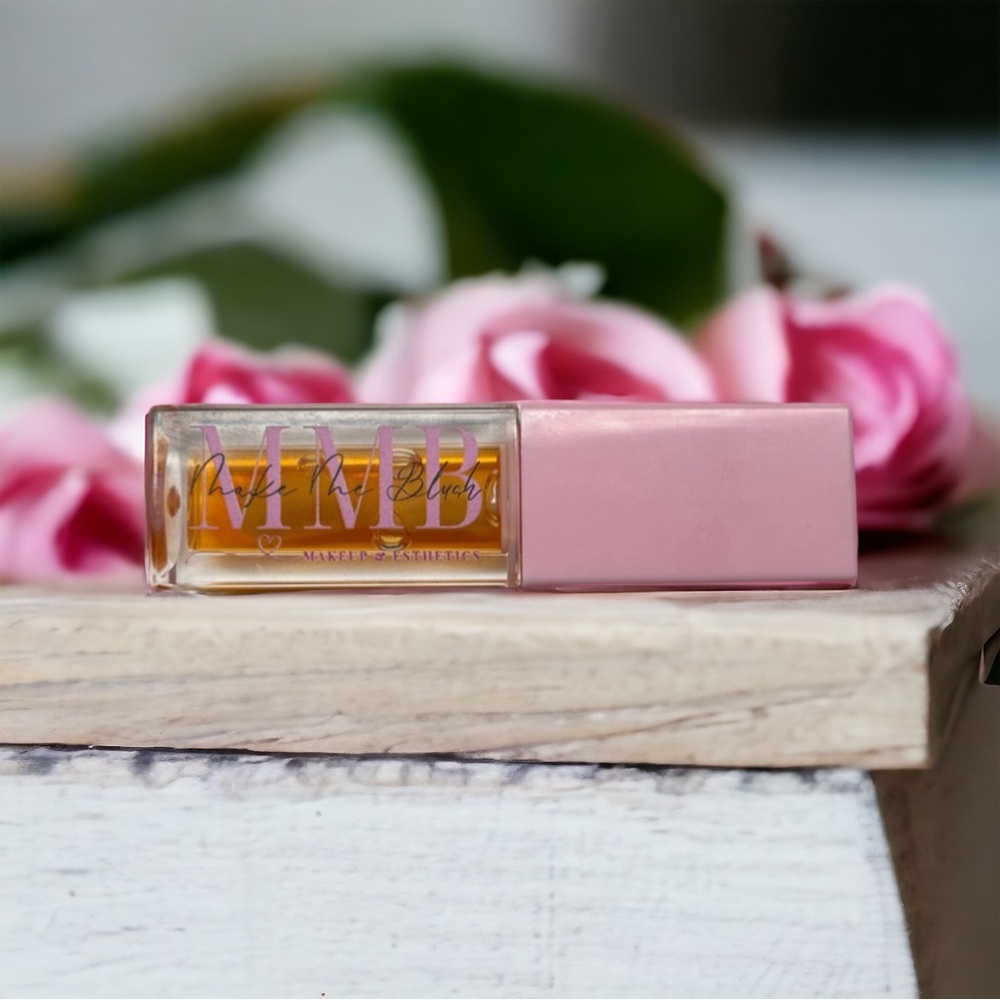This is a lip oil for the clean girlies out there! They are sheer & scented.